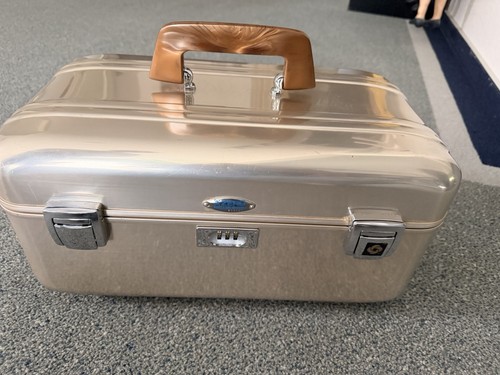 Halliburton beatuy case - beatuy, zero