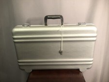 Zero Cases Halliburton Stil